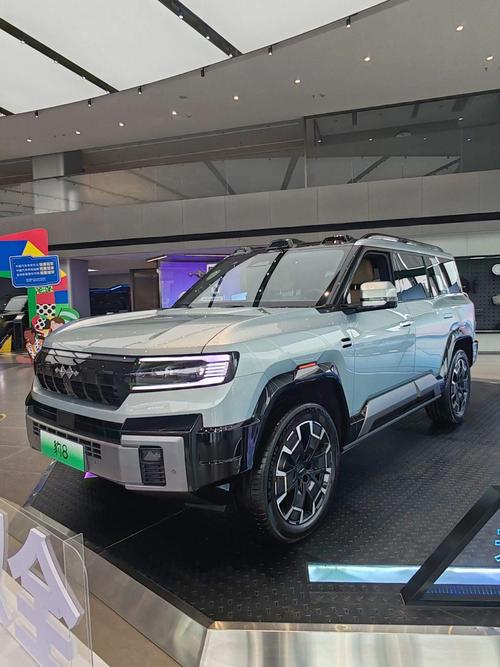 成都252比亚迪方程豹硬派越野的爆款，英菲尼迪35周年与你共成长